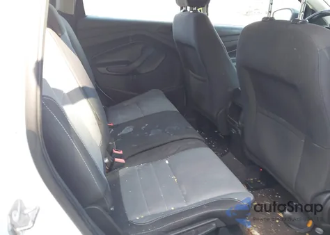 2017 Ford Escape S z USA, uszkodzony, nr VIN 1FMCU0F77HUC35615